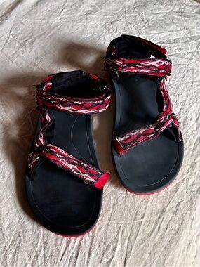 Teva Big Kids' Hurricane XLT 2 Youth 6 / Womens 8